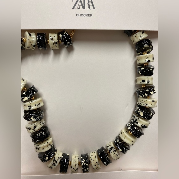 NWT. Zara Ecru/Black Combination Bead Necklace. - Picture 5 of 8